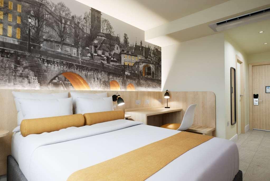 Super 8 By Wyndham Chester East Стая снимка